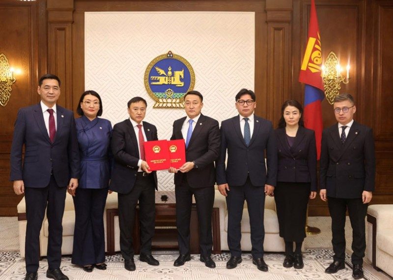 Эрхтэн, эд эс шилжүүлэн суулгах тухай хуулийн төсөл өргөн мэдүүллээ