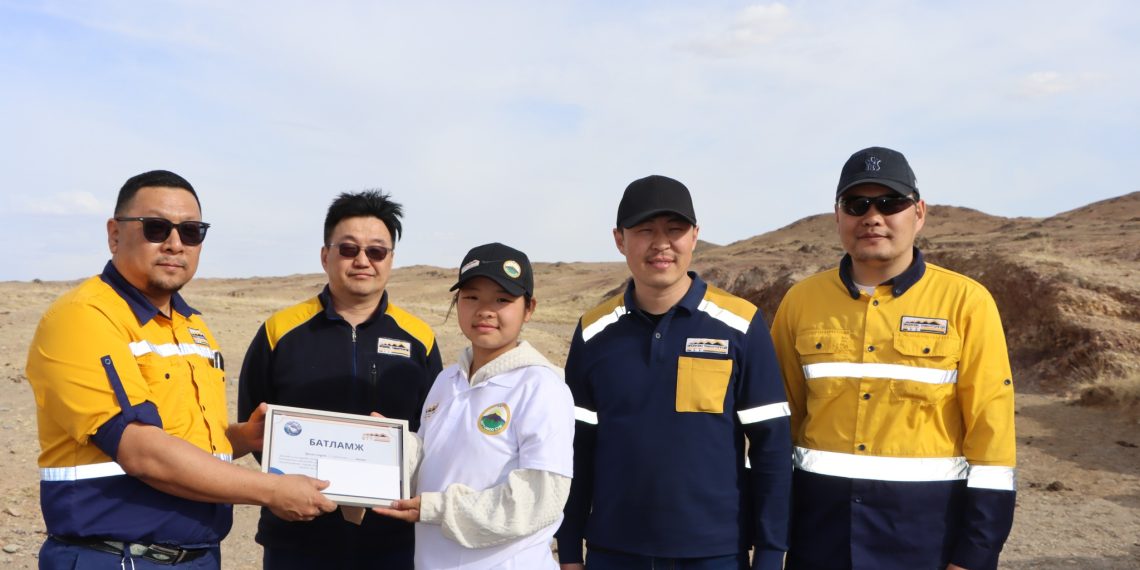 Дэлхийн усны өдрийг тохиолдуулан Цогт-Овоо сумын “Билгэх” булгийн ойр орчмыг цэвэрлэлээ