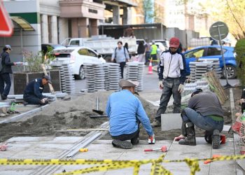 Геологийн төв лабораториос Офицеруудын ордны уулзвар хүртэлх 11.6 км явган хүний замыг шинэчилж байна