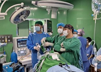 Монголд анх удаа амны хүрцээр бамбай булчирхайн зангилаа авах дурангийн мэс заслыг амжилттай хийлээ