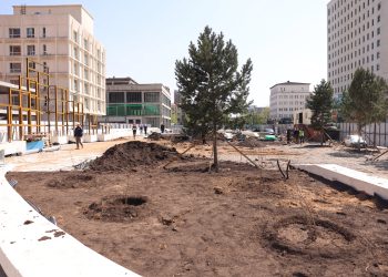 Урт цагаан цэцэрлэгт хүрээлэнгийн далд зогсоол болон тохижилтын ажил 95 хувьтай үргэлжилж байна