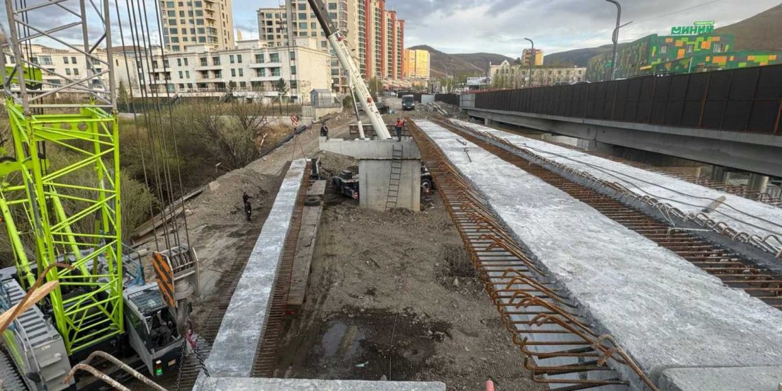 Зайсангийн зүүн гүүрийг шинээр барих ажлын явц 85 хувьтай байна