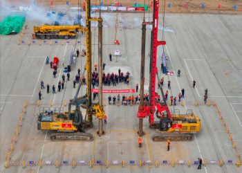 Гашуунсухайт- Ганцмод боомтын хил дамнасан төмөр зам барих барилгын ажил эхэллээ