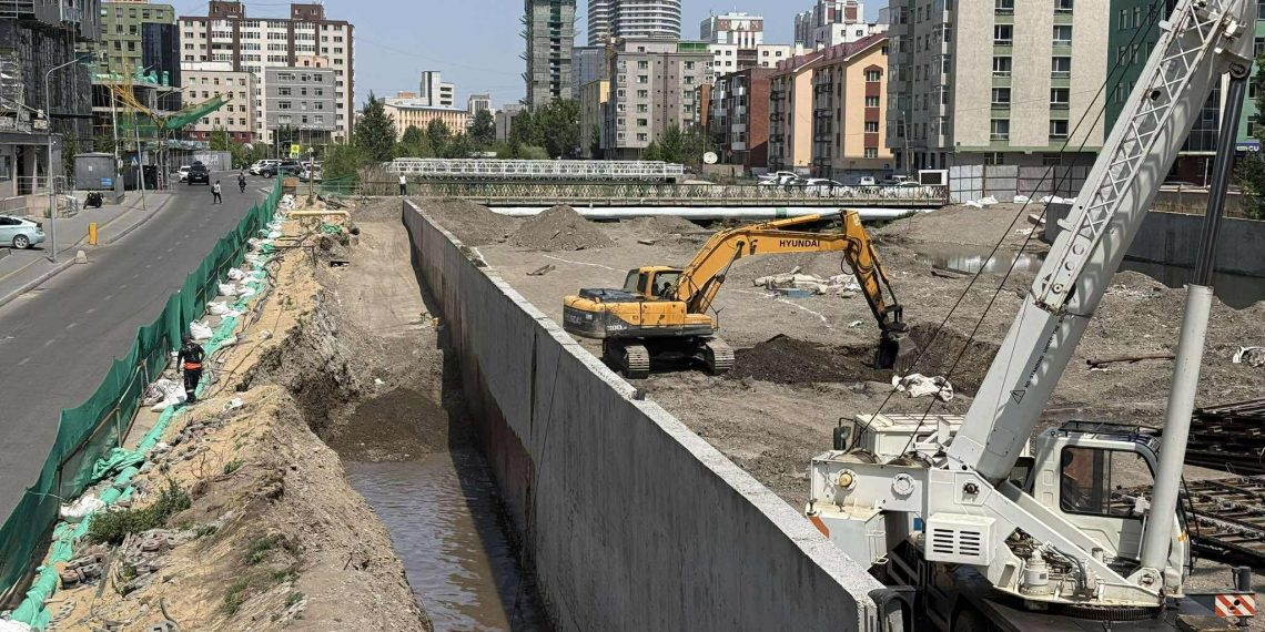 Сэлбэ голын үерийн хамгаалалтын далангийн ажил 90 гаруй хувьтай үргэлжилж байна