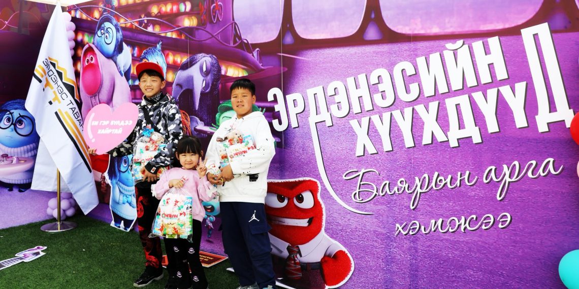 Эрдэнэсийн хүүхдүүд арга хэмжээ Үндэсний соёл амралтын хүрээлэнд боллоо