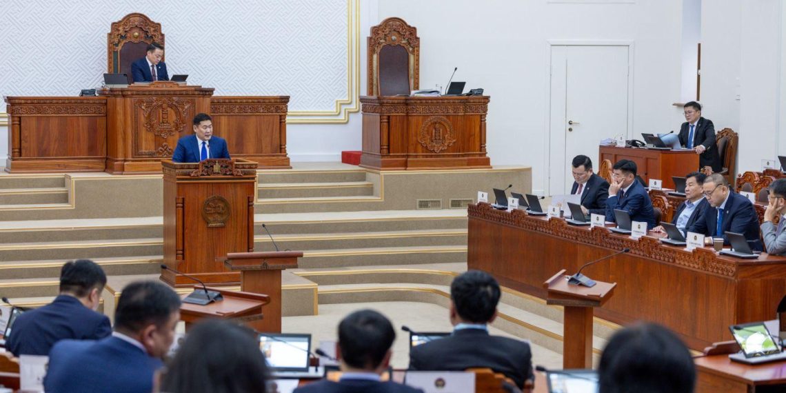 Л.Оюун-Эрдэнэ: Засаглал тогтворгүй болж, эдийн засгийн нөхцөл байдал хүндэрч, намууд зөвшилцөж чадахгүй бол парламентын засаглалын талаар олон нийтийн санаа бодлыг эргэлзээнд оруулна