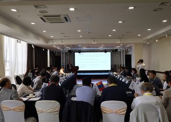 “Барилгын салбар дахь төр ба хувийн хэвшлийн түншлэл”-ийн талаар хэлэлцэж байна