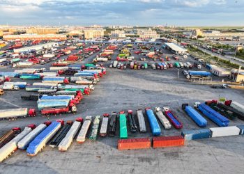 Эрээнхот боомтын ажиллах цагийг 4 цагаар сунгажээ