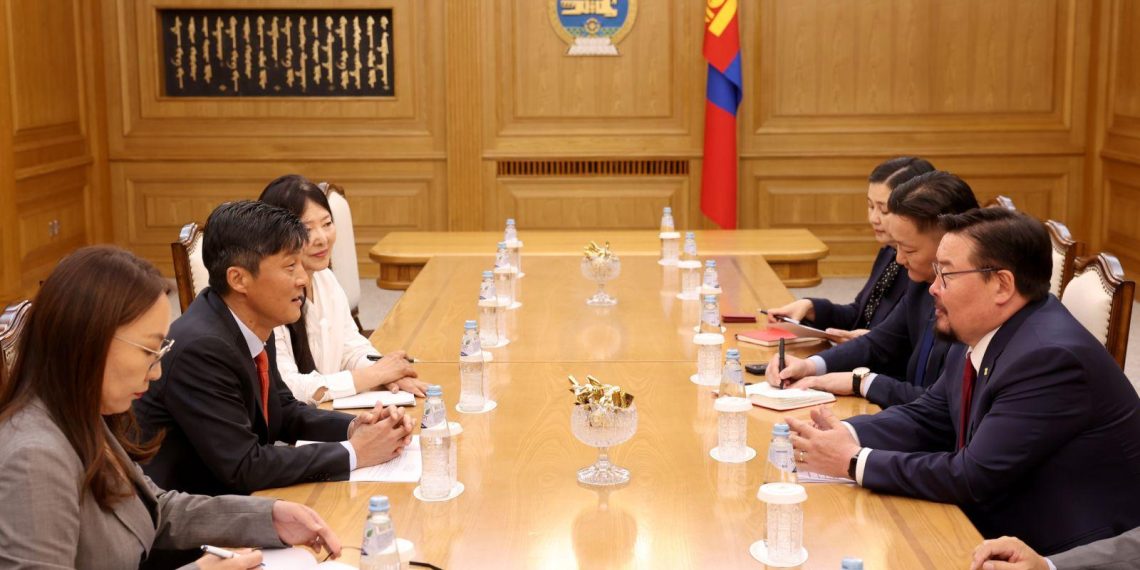 Ерөнхий сайд Г.Занданшатар Дэлхийн банкны Монгол Улсыг хариуцсан Суурин төлөөлөгч Таехюн Лийг хүлээн авч уулзлаа