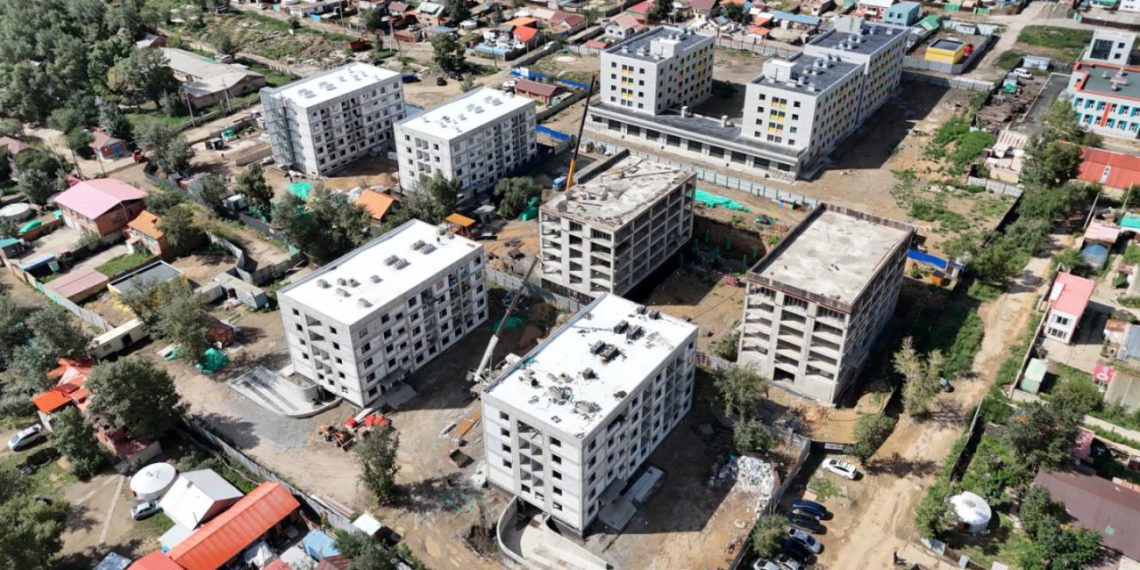 Баянхошуу хот орон сууцжуулах төслийн эхний ээлжийн 110 айлын орон сууцыг улсын комисст хүлээлгэн өглөө