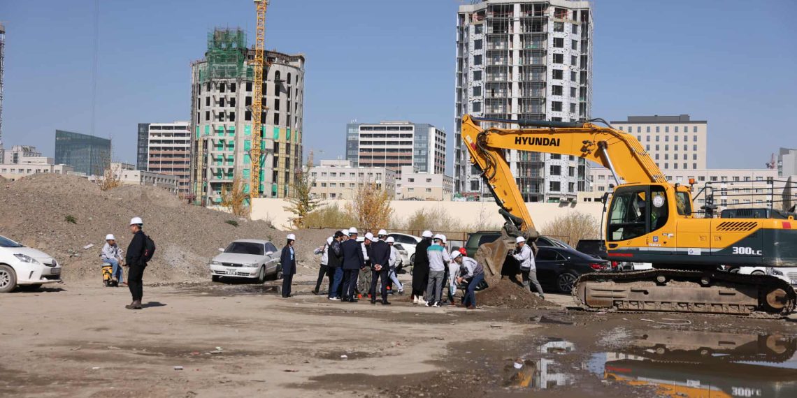 Хан-Уул дүүргийн 18 дугаар хороонд 640 хүүхдийн суудалтай сургуулийн барилга угсралтын ажил эхэллээ