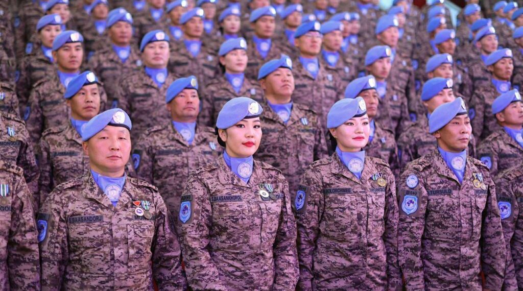 Энхийг сахиулагчдад төрийн одон, медаль гардууллаа