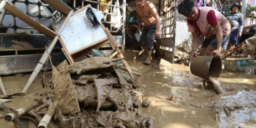 Филиппинд “Калмаеги” хар салхины улмаас амиа алдсан хүний тоо 200-д хүрчээ