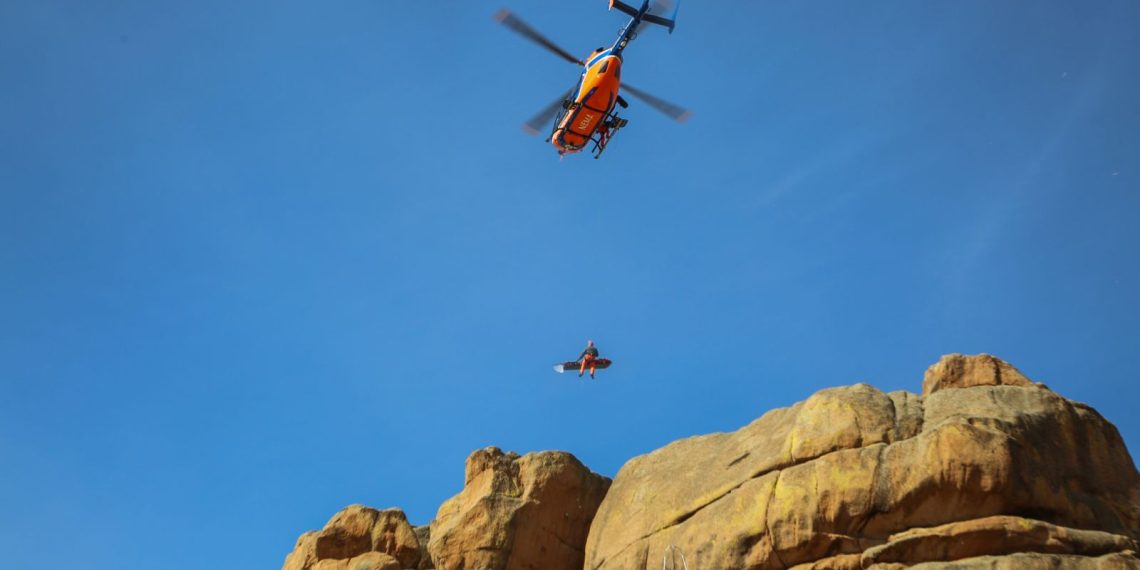 ОБЕГ: Алба хаагчид 4 иргэний амь насыг аварч, 89 иргэнийг утаажилтын бүсээс гаргалаа