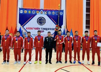 Онцгой байдлын байгууллагын алба хаагчид хос алтан медаль хүртлээ