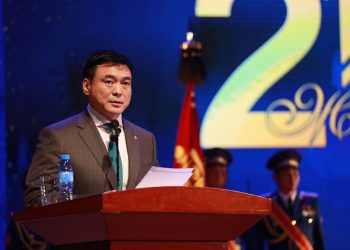 Онцгой байдлын байгууллагын алба хаагчид Монгол Улсын Шадар сайд С.Амарсайханд талархал илэрхийллээ