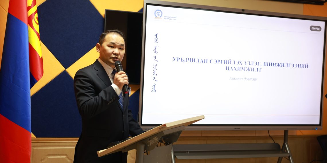 Нийслэлд 12 чиглэлийн 20600 гаруй байгууллагын ажилтны урьдчилан сэргийлэх үзлэг, шинжилгээний дэвтрийг цахимжууллаа