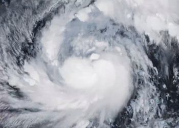 “Фунг-Вонг” супер хар салхи Филиппинийг дайрч, хоёр хүн амиа алдав