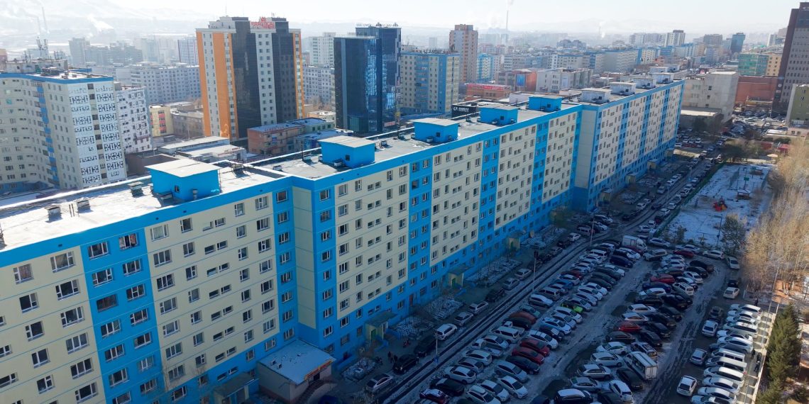 БГД-ийн 14 дүгээр хорооны хоёр байрыг дулаалж, фасадыг шинэчиллээ