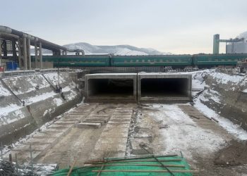“Гермес” худалдааны төвийн нүхэн гарцын туннелийн их биеийн бүтээцийг түлхэх технологиор хийж дууслаа