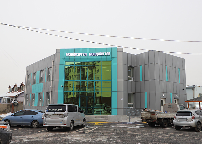 Хан-Уул дүүргийн 10 дугаар хорооны өрхийн эрүүл мэндийн төвийн барилга угсралтын ажил дуусаж, улсын комисс хүлээн авлаа