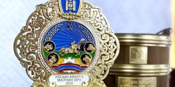 Улсын  аварга  малчин, саальчин, фермер, тариаланч хамт олон, тариаланчдыг шалгарууллаа