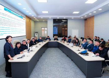 Эрүүл мэндийн улсын алба, харьяа мэргэжлийн ангиудын удирдлагуудтай уулзалт хийлээ