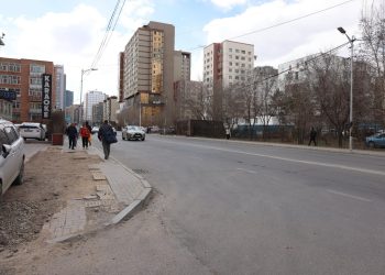 Манлайбаатар Дамдинсүрэнгийн гудамжийг Нарны замтай холбох 520 метр авто зам барина