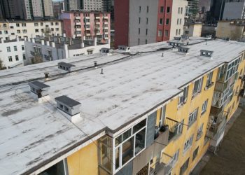 Нийтийн зориулалттай орон сууцны дээвэр засварын ажил дууслаа