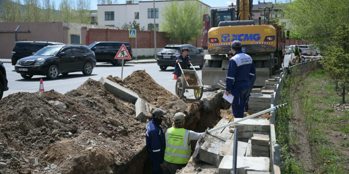 Хан-Уул дүүргийн 15 дугаар хороо, Хүннү 2222 хорооллын борооны ус зайлуулах шугамыг засварлаж, шинэчилж байна