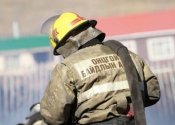 Алба хаагчид 3 иргэнийг авран хамгаалж, 54 иргэнийг утаажилтын бүсээс гаргалаа