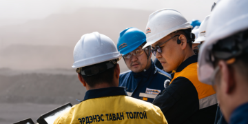 “Эрдэнэс Тавантолгой” ХК-ийн гүйцэтгэх захирал Б.Чагнаадорж уурхайд ажиллаж, олборлолт, тээвэр, борлуулалт, экспортын уялдаа холбоо, ашиг нэмэгдүүлэх боломжийг судаллаа