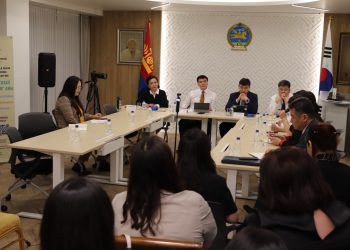 ХЗДХ-ийн сайд С.Амарсайхан БНСУ-д сурч, ажиллаж буй монгол иргэдийн төлөөлөлтэй уулзлаа