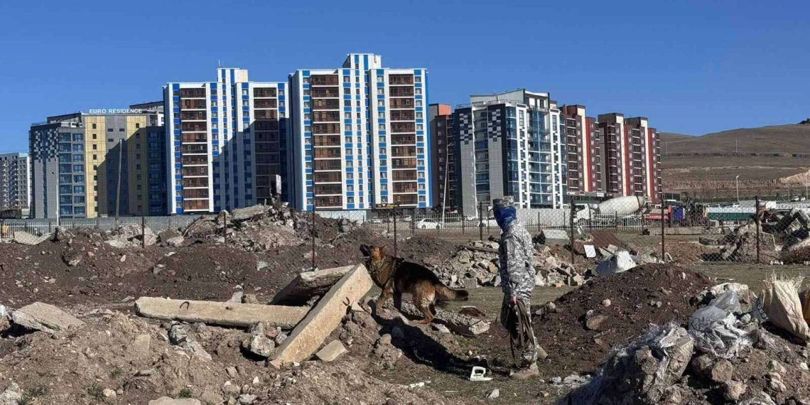 Хойд бүсийн аврагч- нохой хөтлөгчийн давтан сургалтыг зохион байгууллаа
