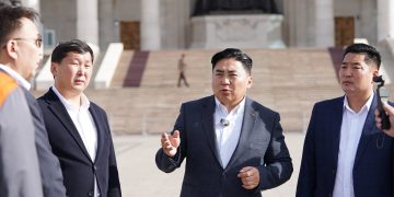 Төв талбайн эвдэрсэн хавтанг шинэчилж, ногоон байгууламжийн ажлыг эрчимжүүлэхийг үүрэг болголоо