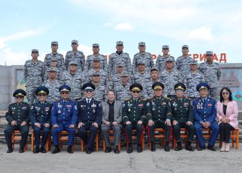 Алба хаагчидтай уулзалт хийж, илтгэл танилцууллаа