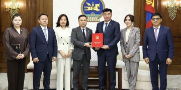 Төрийн албаны тухай хуульд нэмэлт, өөрчлөлт оруулах тухай хуулийн төсөл өргөн мэдүүлэв