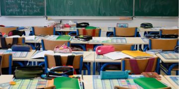 Ерөнхий боловсролын сургуулийн хичээлийн жилийн бүтцийг шинэчиллээ