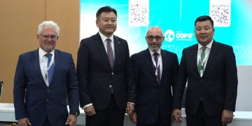 Улаанбаатар хотын гэр хорооллын 10 мянган өрхийг нарны эрчим хүчинд холбох талаар хэлэлцэв