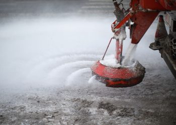 Нийслэлийн хэмжээнд 16 мянган тонн давс, бодис нөөцлөөд байна